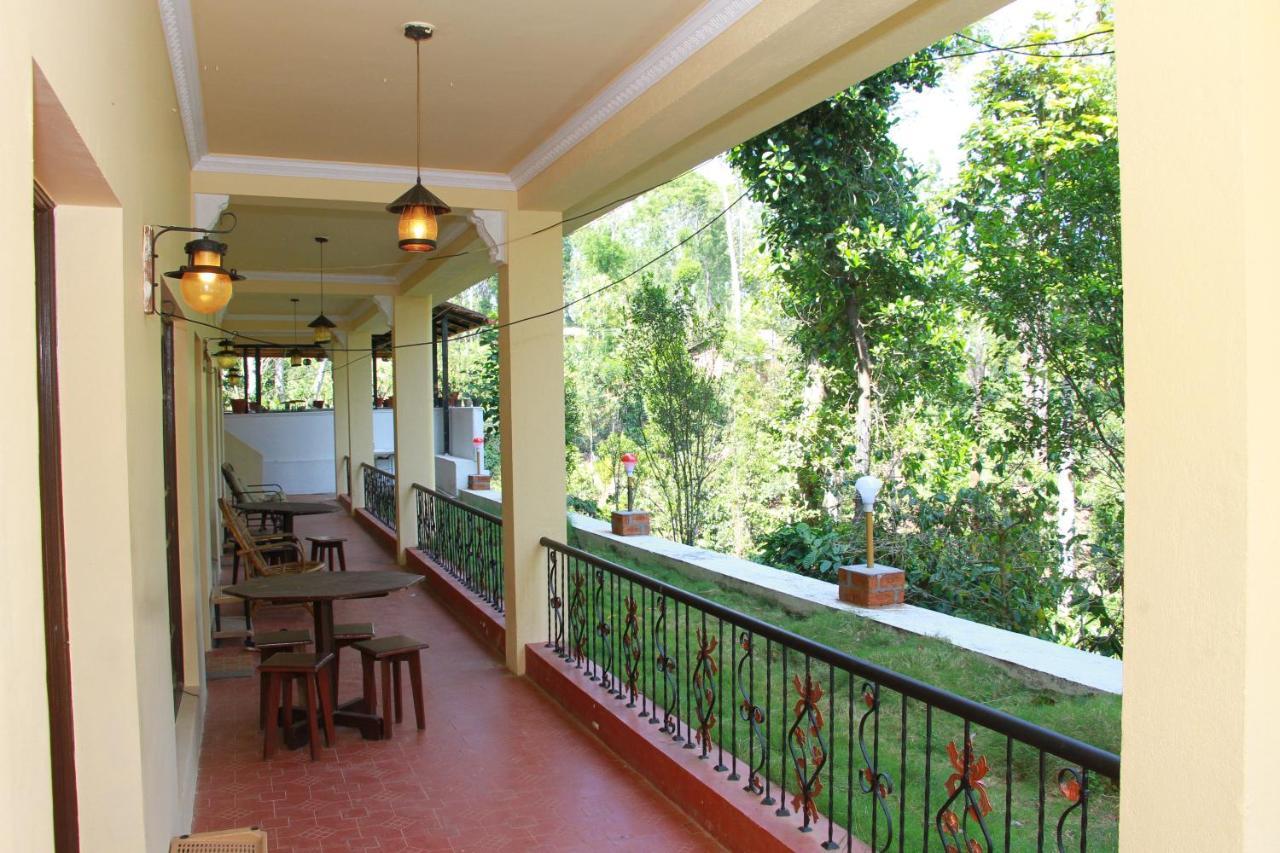 Kingmaker'S Plantation With River Stream Madikeri Luaran gambar