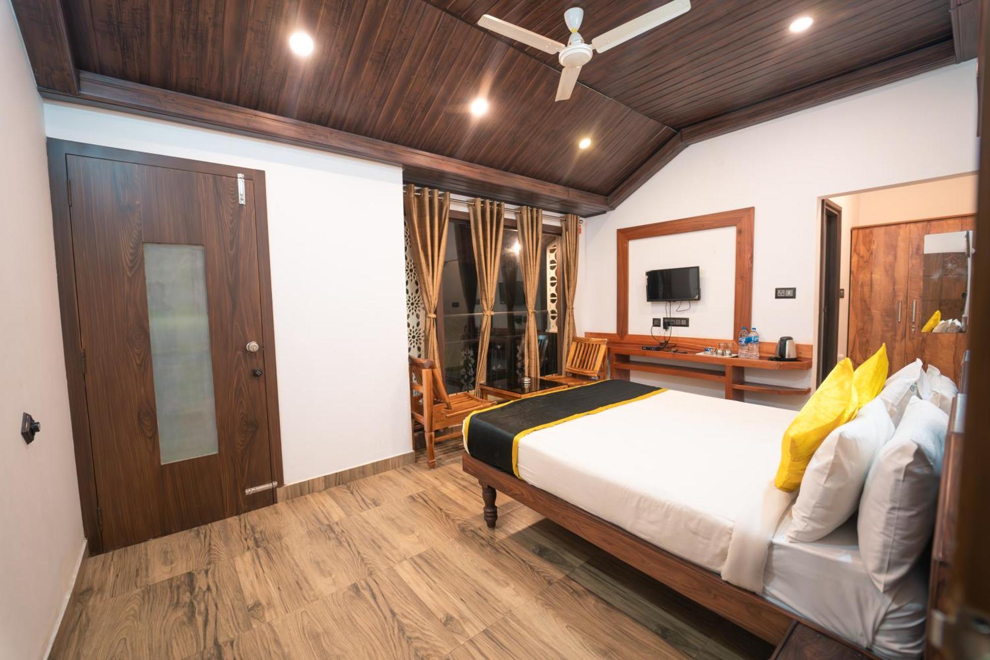 Kingmaker'S Plantation With River Stream Madikeri Luaran gambar