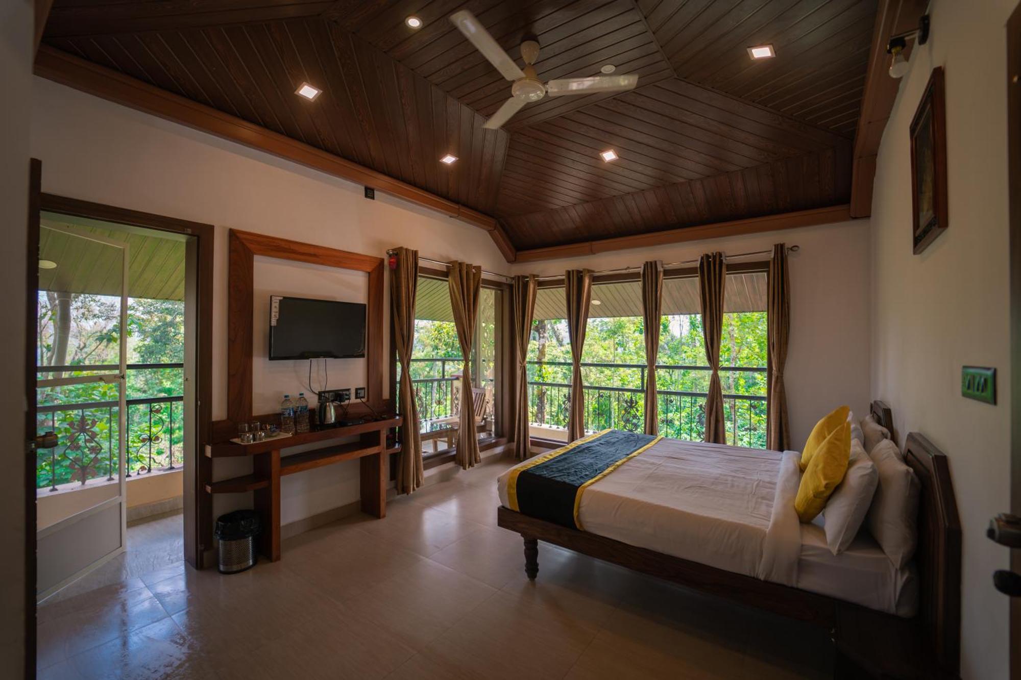 Kingmaker'S Plantation With River Stream Madikeri Luaran gambar