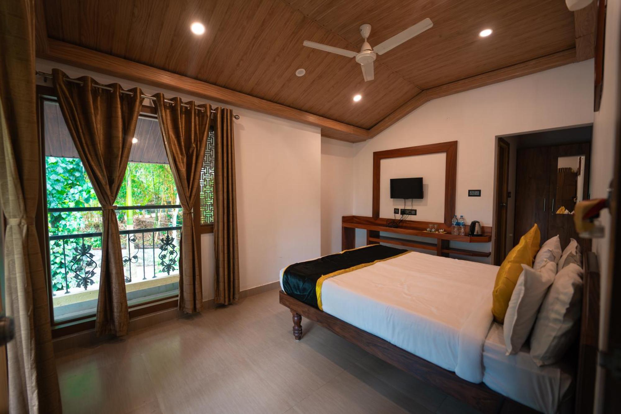 Kingmaker'S Plantation With River Stream Madikeri Luaran gambar