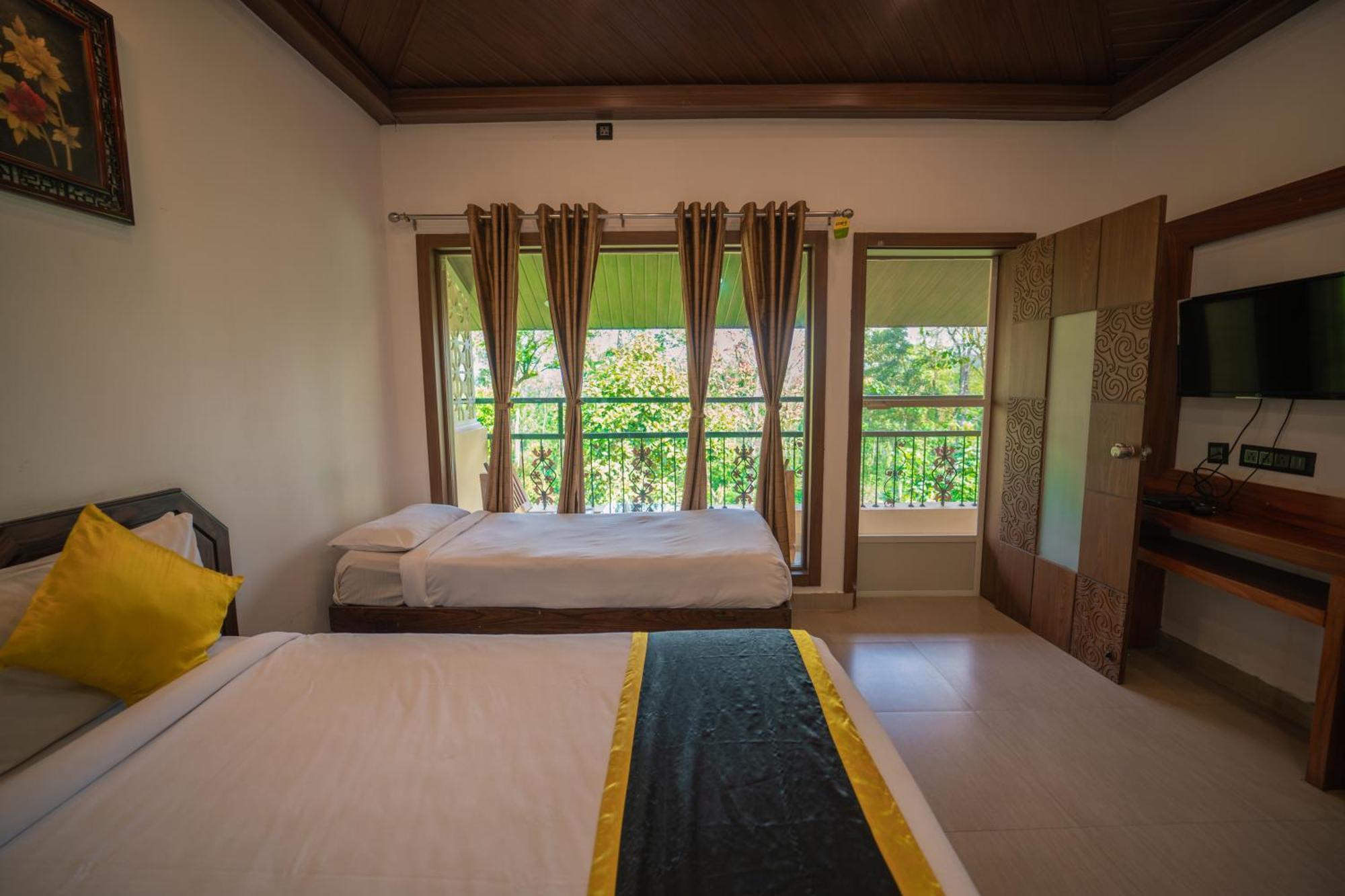 Kingmaker'S Plantation With River Stream Madikeri Luaran gambar