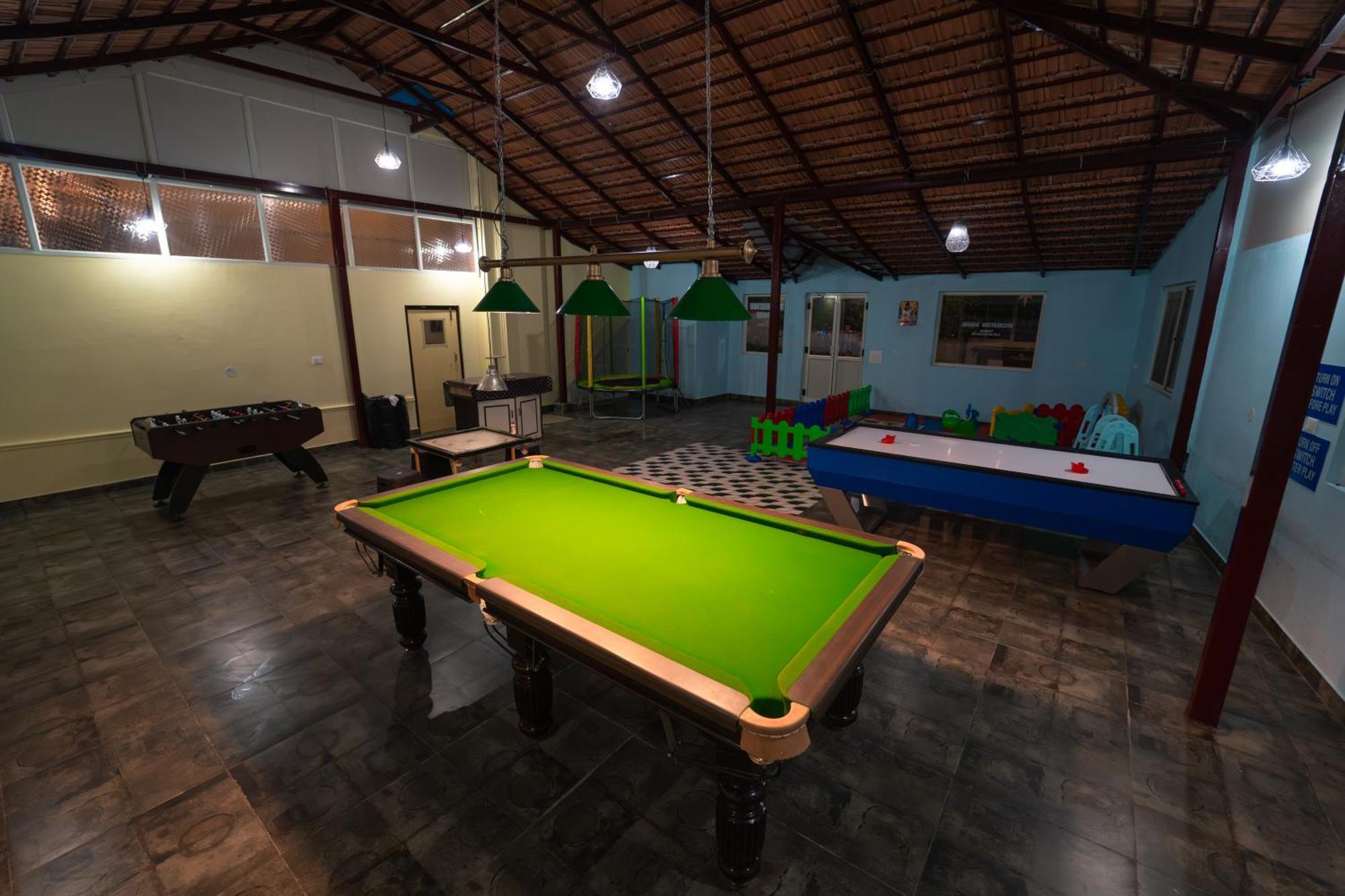 Kingmaker'S Plantation With River Stream Madikeri Luaran gambar