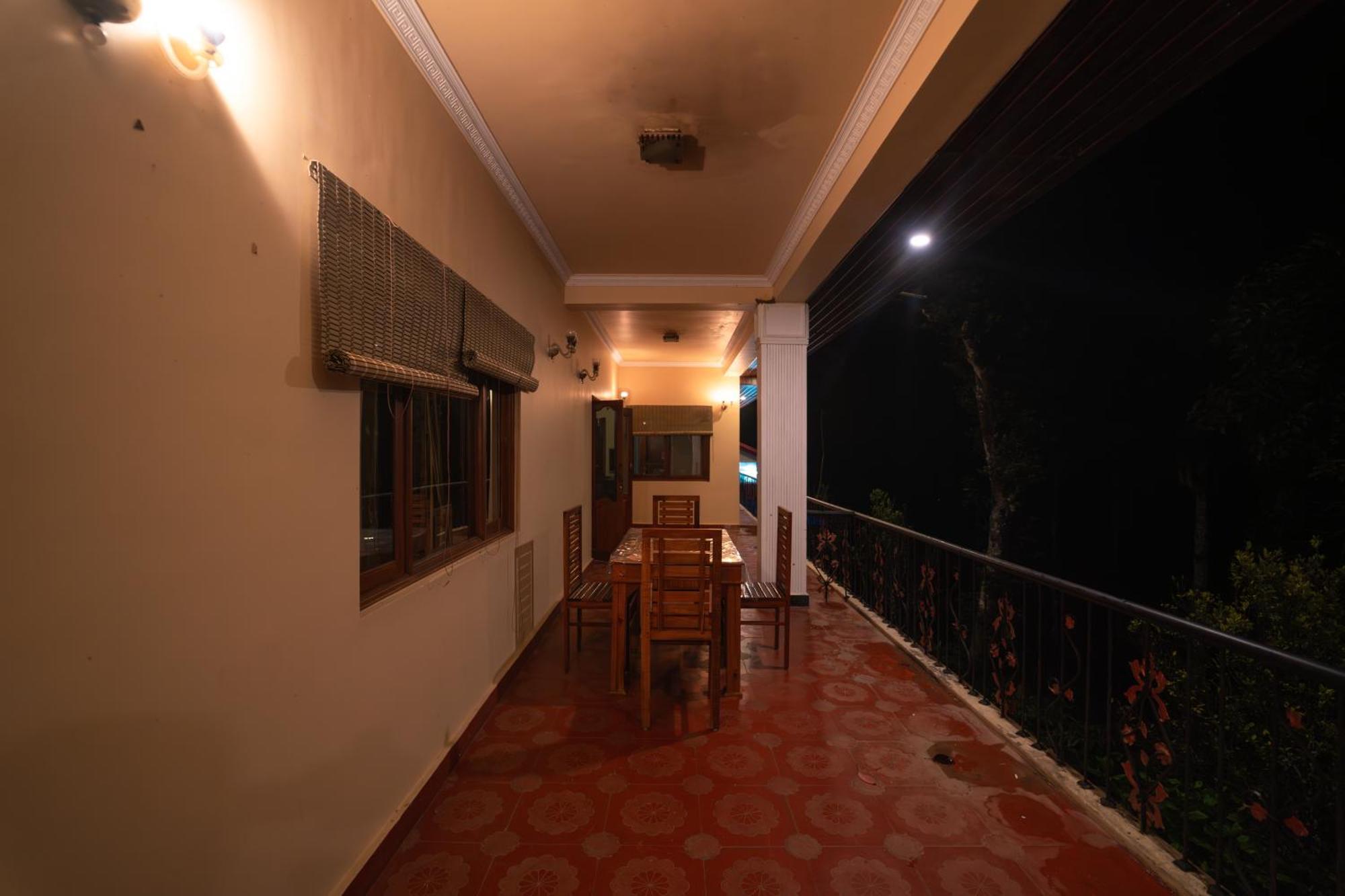 Kingmaker'S Plantation With River Stream Madikeri Luaran gambar