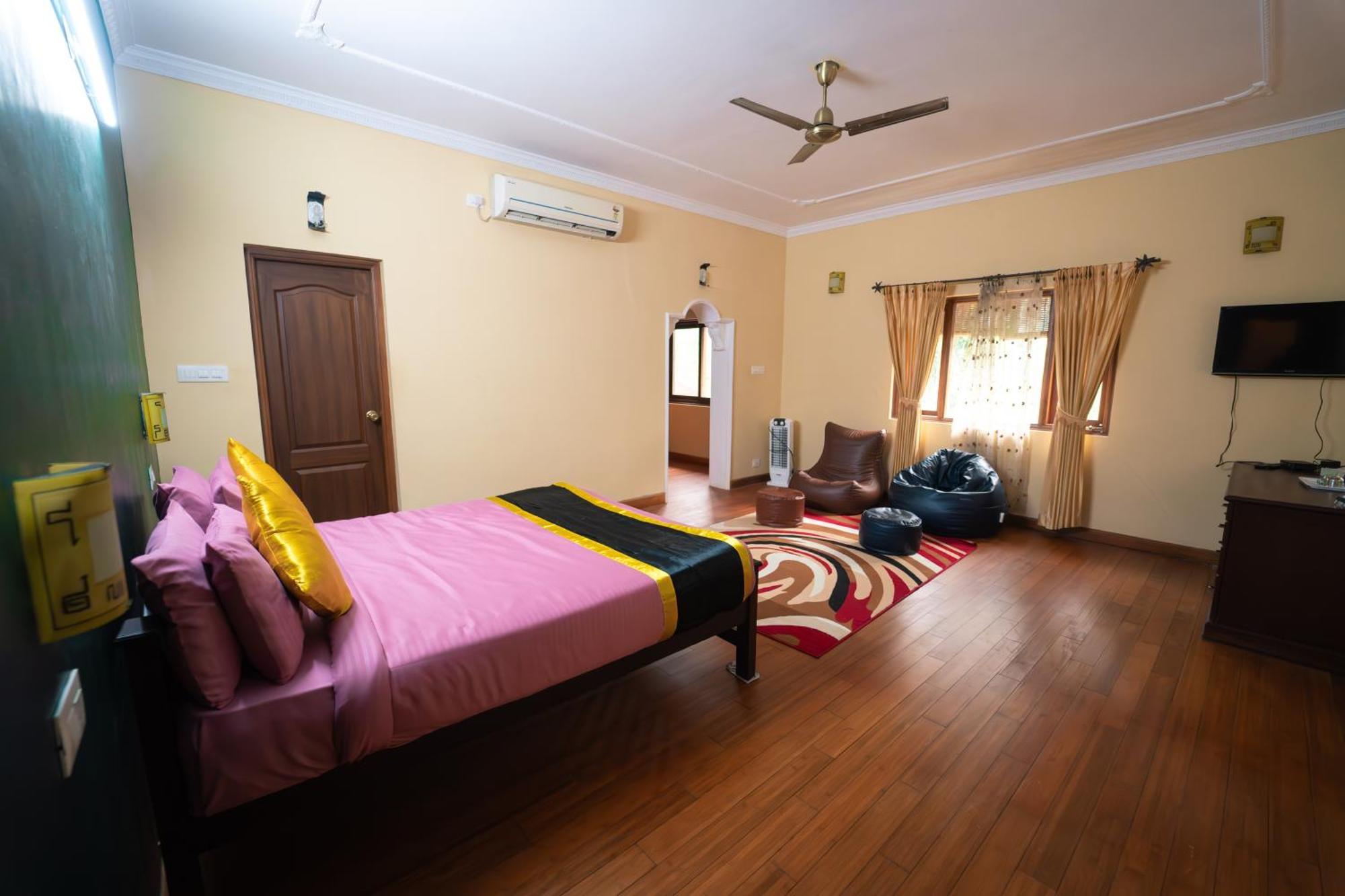 Kingmaker'S Plantation With River Stream Madikeri Luaran gambar