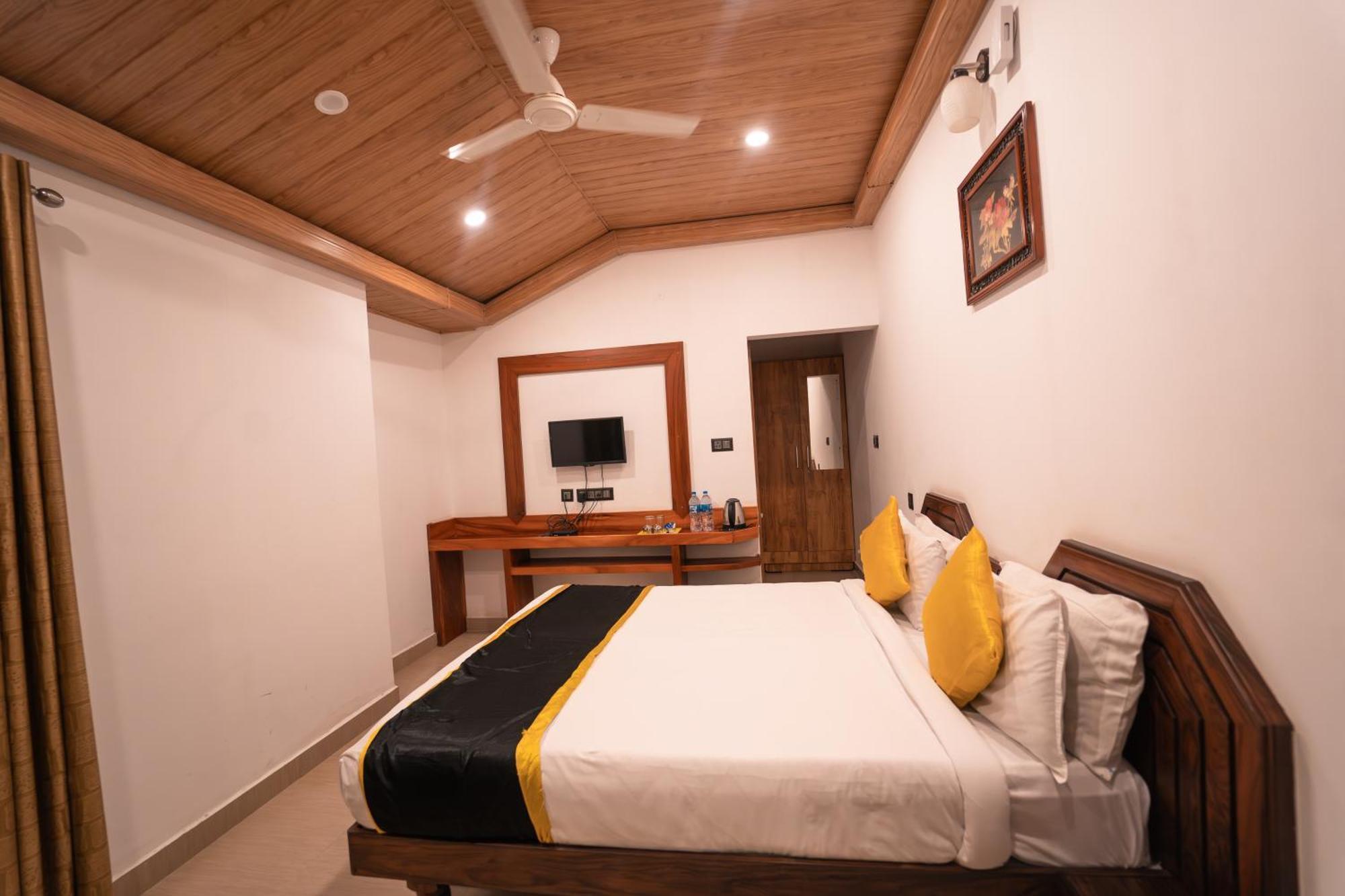 Kingmaker'S Plantation With River Stream Madikeri Luaran gambar