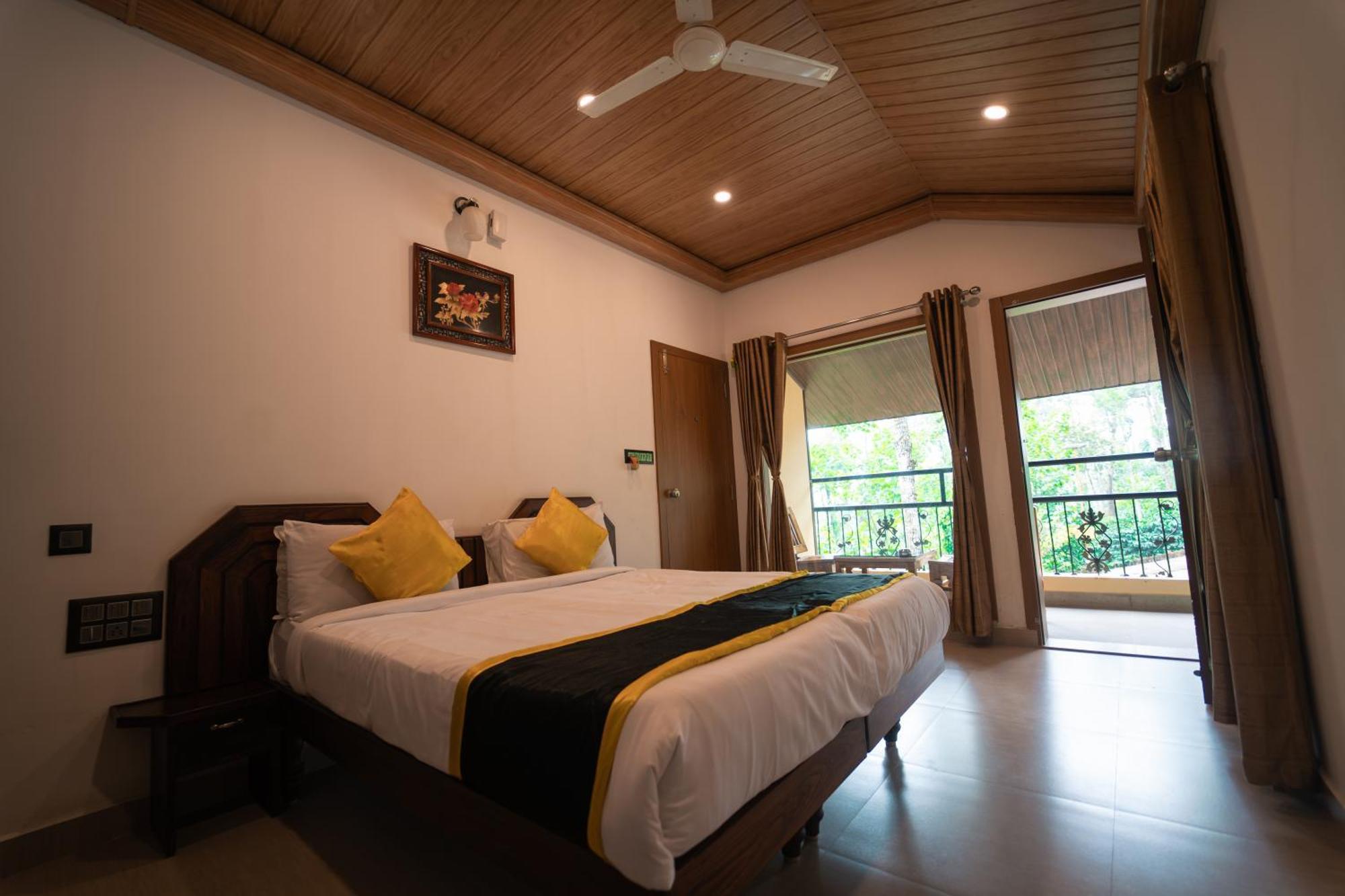 Kingmaker'S Plantation With River Stream Madikeri Luaran gambar