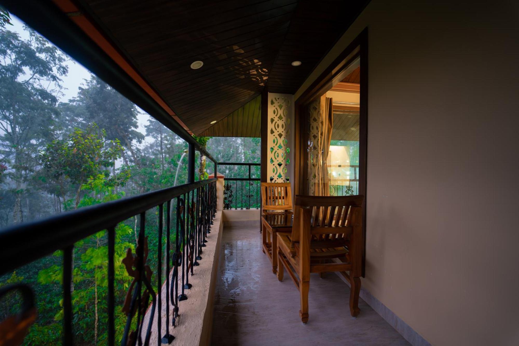 Kingmaker'S Plantation With River Stream Madikeri Luaran gambar