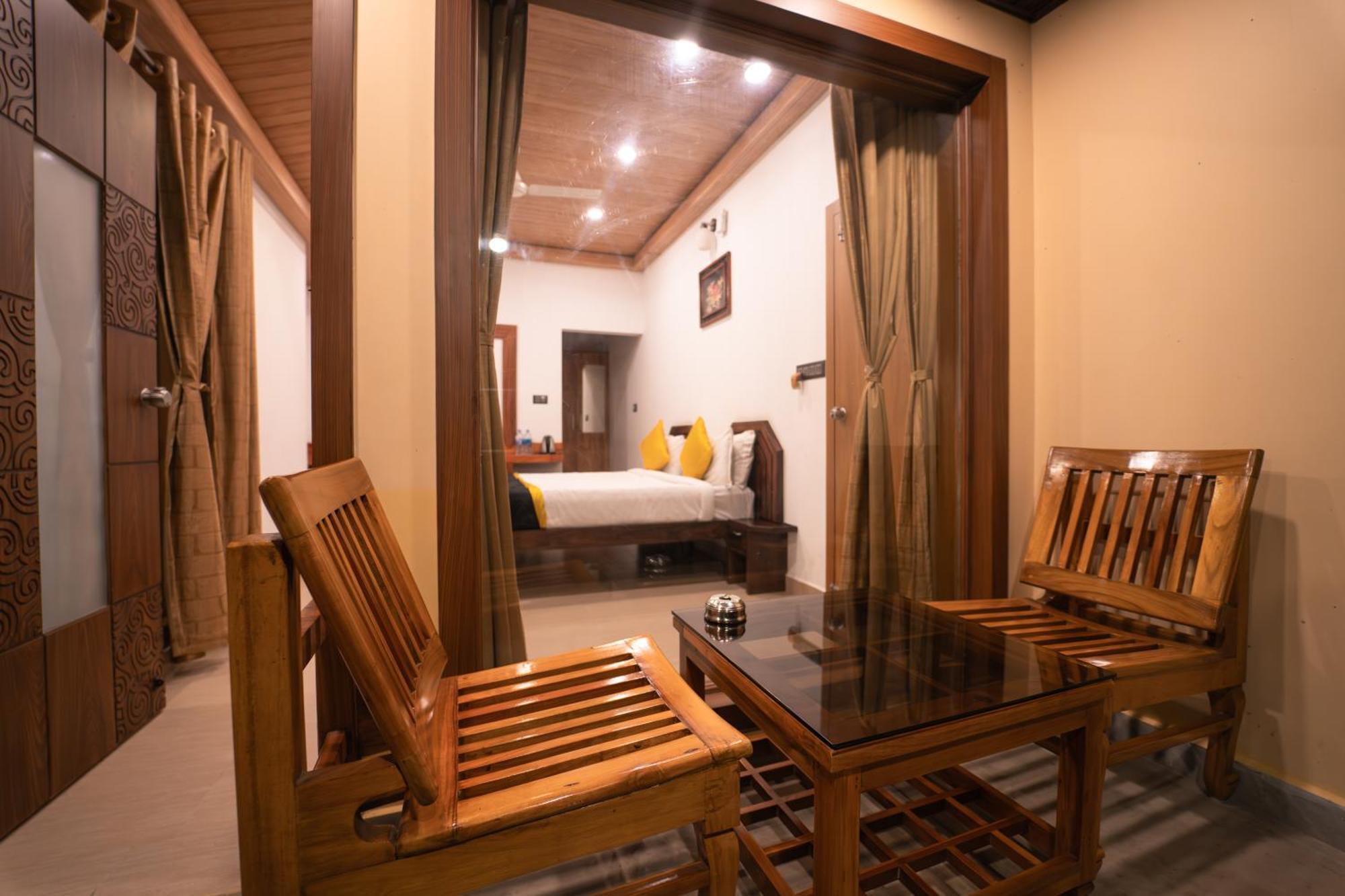 Kingmaker'S Plantation With River Stream Madikeri Luaran gambar