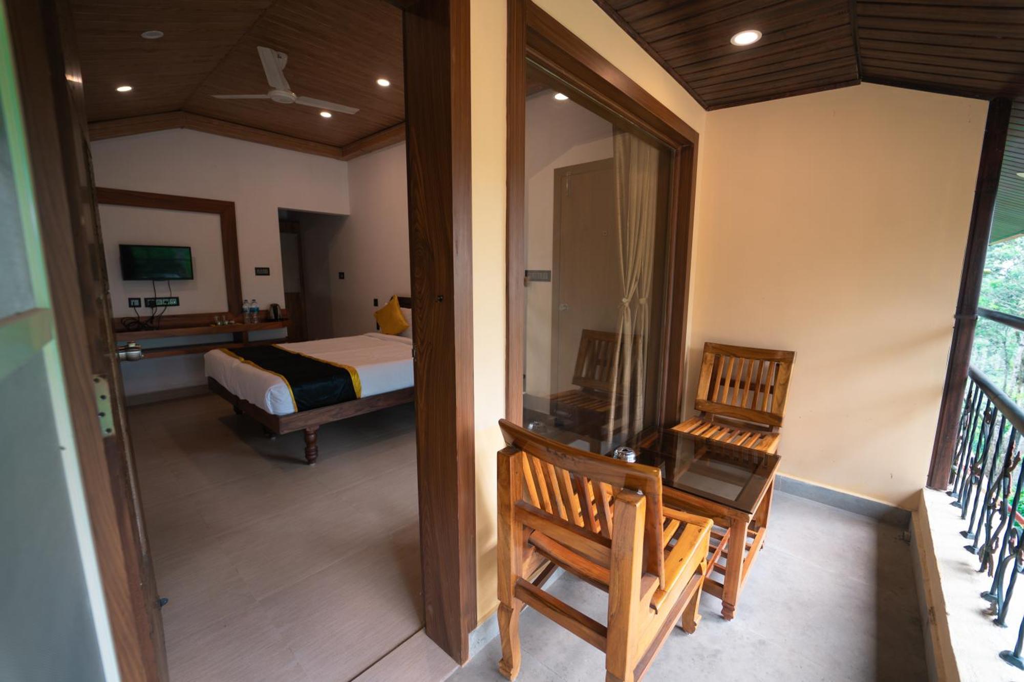 Kingmaker'S Plantation With River Stream Madikeri Luaran gambar