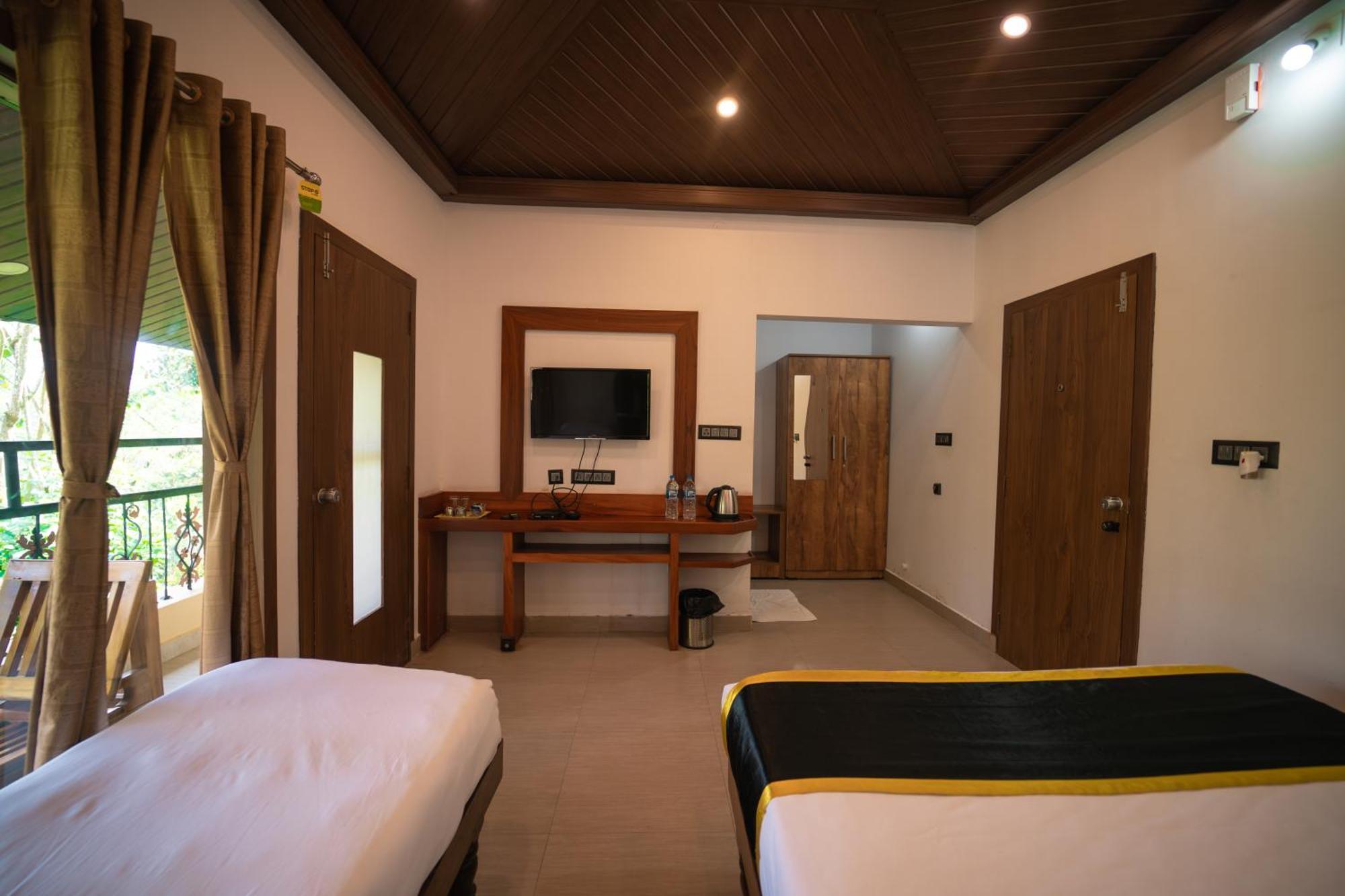 Kingmaker'S Plantation With River Stream Madikeri Luaran gambar