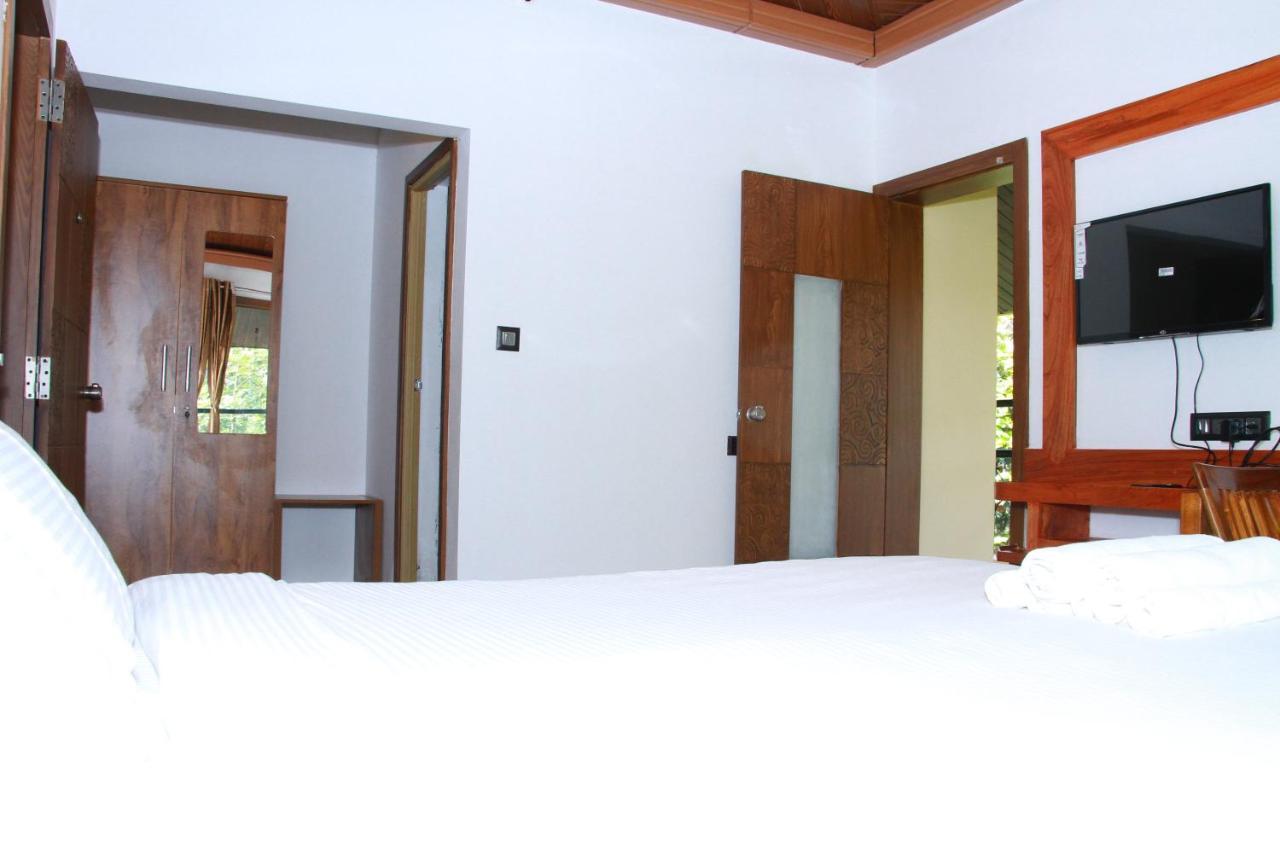 Kingmaker'S Plantation With River Stream Madikeri Luaran gambar
